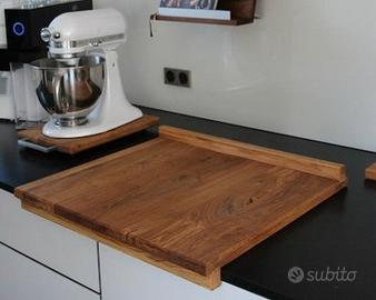 Spianatoia da cucina in legno con bordi
