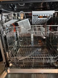 Lavastoviglie da incasso Hotpoint Ariston LTF 8B01