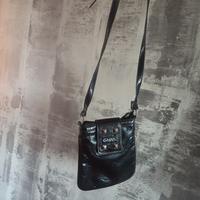 Borsa vintage a tracolla GAUDÌ nera con borchie