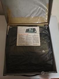 Macchina da scrivere Olivetti Lettera 32 