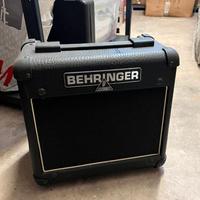 Amplificatore Behringer