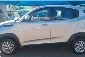 mahindra kuv100 / k8