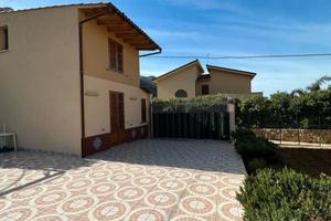 Vacanze Agosto in Villetta con giardino