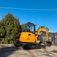 E32 Escavatore 35 q JCB 8035