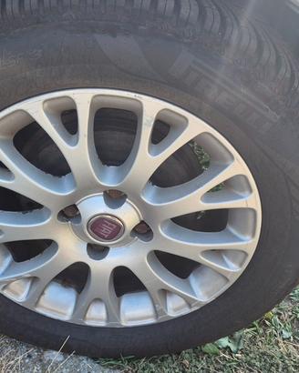 Gomme e cerchi in lega Punto Evo 185 65 R15 NUOVE