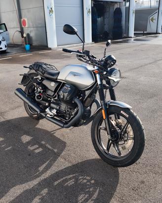 Moto Guzzi V7 Stone 850