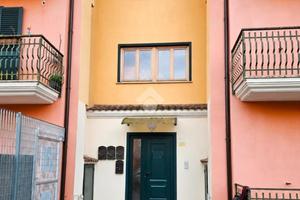 4 LOCALI A PRATOLA SERRA