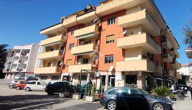 3 LOCALI A CASTROLIBERO