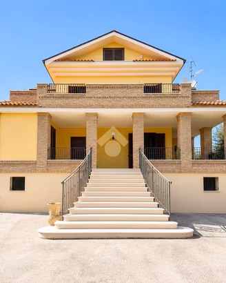 VILLA SINGOLA A GIULIANOVA
