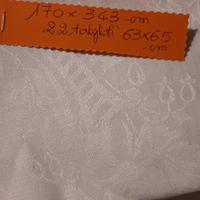 Grande tovaglia con 22 tovaglioli fiandra di lino