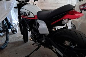 Moto da strada ducati motard