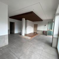 NEGOZIO A GRASSOBBIO