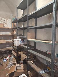 Scaffali in ferro