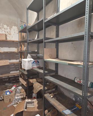 Scaffali in ferro