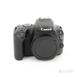 Canon EOS 200D