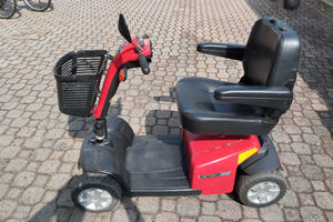 Scooter elettrico per anziani / disabili