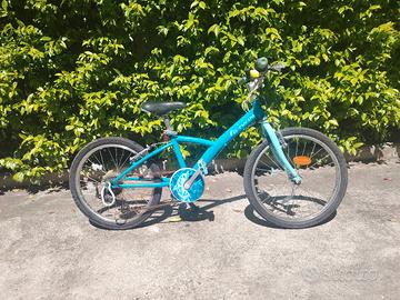 bicicletta b-twin azzurra bambino/a 