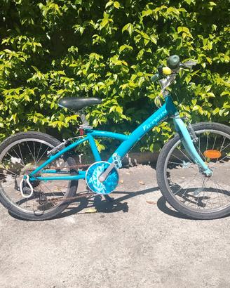 bicicletta b-twin azzurra bambino/a 