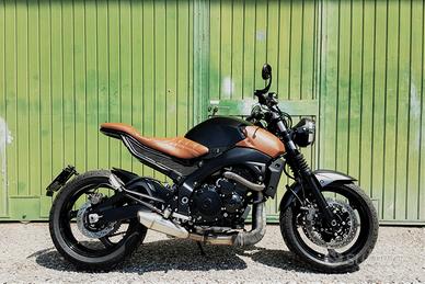Suzuki GSR 600 cafe racer Moto e Scooter In vendita a Mantova