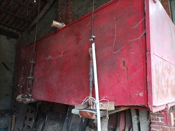 Contenitore uva o riserva acqua