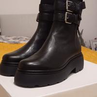 Tronchetto in pelle Mjus 