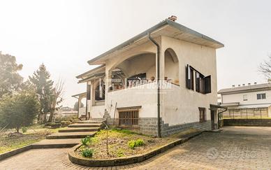 Villa singola multipiano Via Marconi 1/B, Cisilian