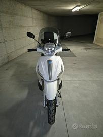 Beverly 350 sport touring