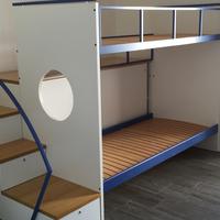 Letto a castello con scala laterale
