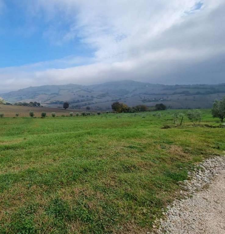Terreno di 280 m² a Polverigi - Vista 2