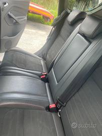 auto Ford kuga 
