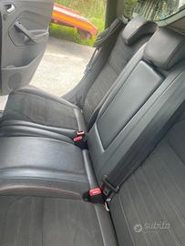 auto Ford kuga 