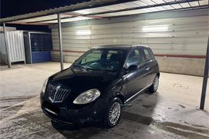 Lancia Ypsilon 1.3 MJT 75 CV Argento Diesel Neopat