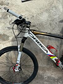 Bicicletta MTB Orbea - Alma Carbon