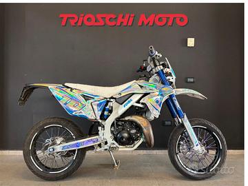 Suzuki VALENTI SM 50