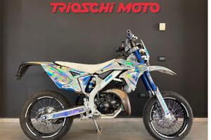 Suzuki VALENTI SM 50