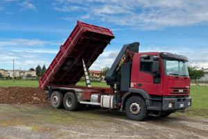 Iveco cursor con gru