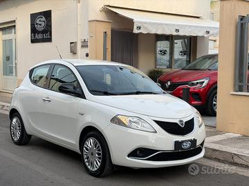 LANCIA Ypsilon 1.2 69 CV 5P. Gold
