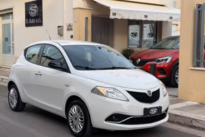 LANCIA Ypsilon 1.2 69 CV 5P. Gold