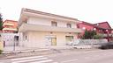casa-singola-con-giardino-e-locale-commerciale-a-r