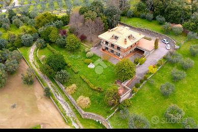 VILLA SINGOLA A ALBANO LAZIALE