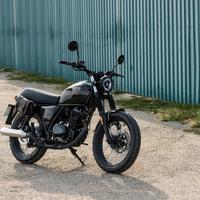 Moto 125 classica vintage - stile café racer - alt