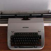 Macchina da scrivere FACIT