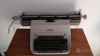 Macchina da scrivere FACIT