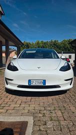 Tesla Model 3 long range rwd