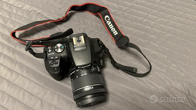 Macchina fotografica Canon EOS 250D