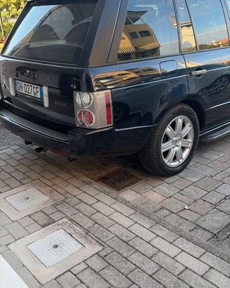 range rover  vogue 3600 motore 8 cilindri