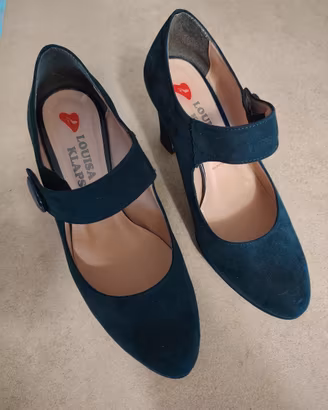 Scarpe scamosciate