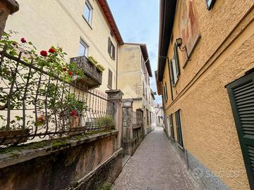 MONOLOCALE A LECCO