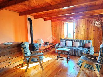 CASA SEMINDIPENDENTE A CAMANDONA