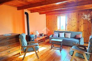 CASA SEMINDIPENDENTE A CAMANDONA